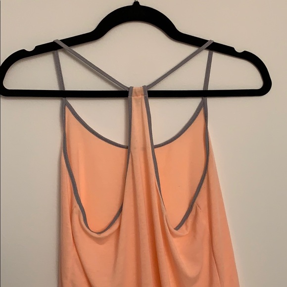 Under armour tank - Picture 4 of 4